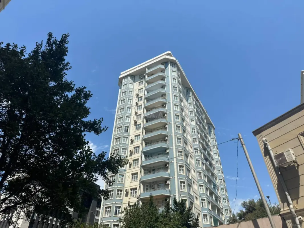 Satılır 1 otaqlı mənzil 73 m²
