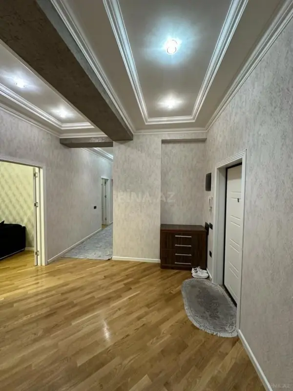 Satılır 3 otaqlı mənzil 124 m²