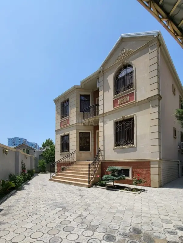Kirayə verilir 6 otaqlı həyət evi 260 m²
