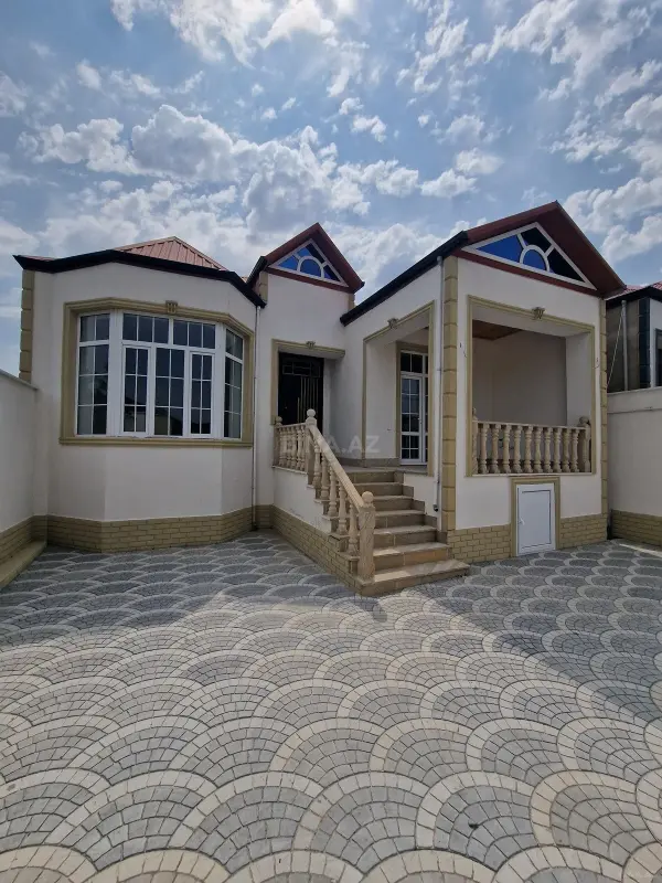 Satılır 4 otaqlı həyət evi 105 m²