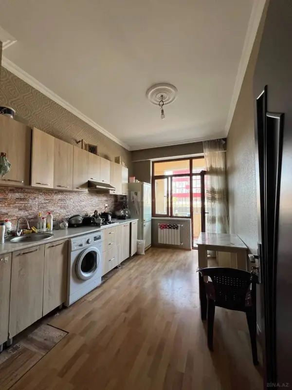 Satılır 3 otaqlı mənzil 136 m²