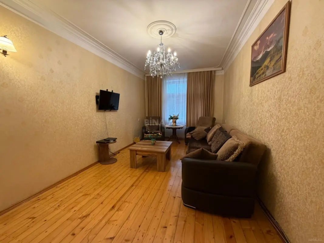 Satılır 4 otaqlı mənzil 105 m²