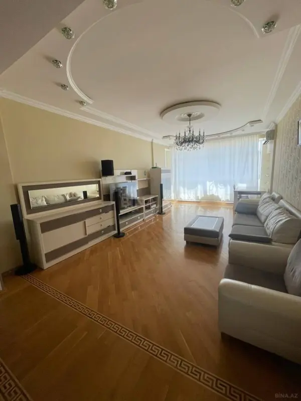 Kirayə verilir 2 otaqlı mənzil 100 m²