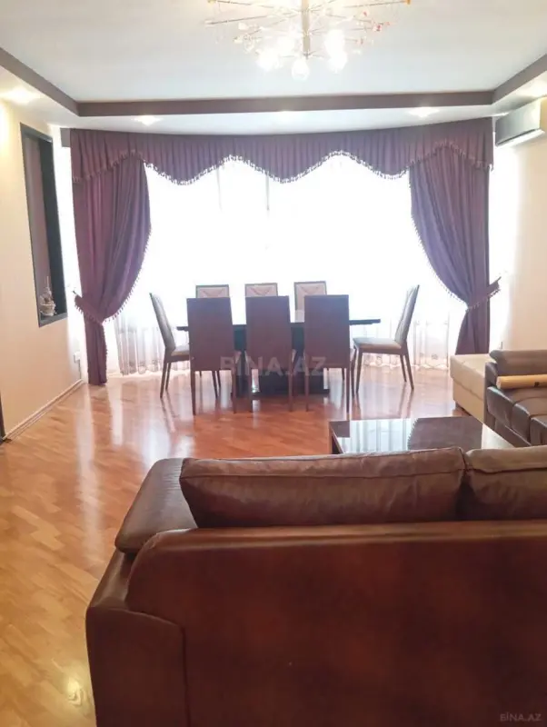 Satılır 3 otaqlı mənzil 140 m²