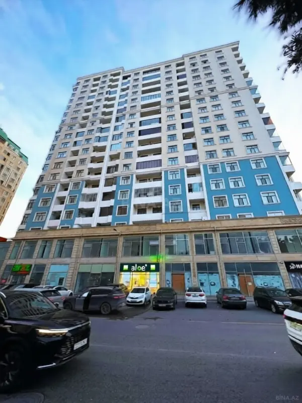Satılır 3 otaqlı mənzil 148 m²