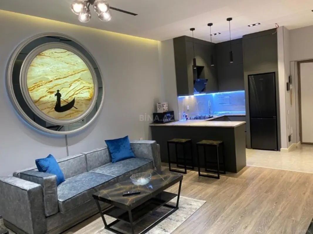 Kirayə verilir 2 otaqlı mənzil 67 m²