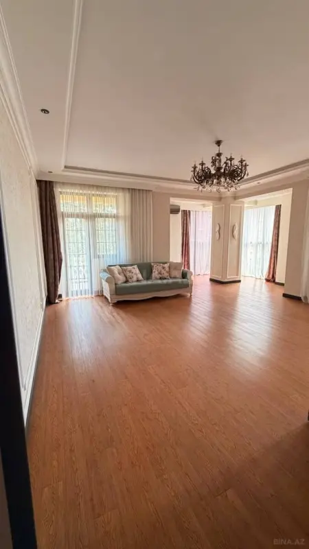 Satılır 2 otaqlı mənzil 105 m²