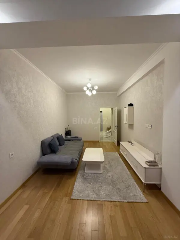 Kirayə verilir 2 otaqlı mənzil 77 m²