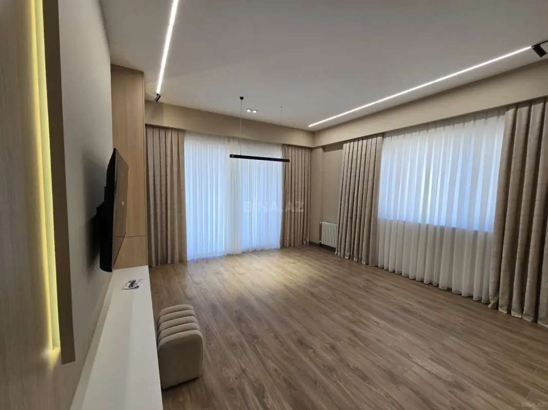 Kirayə verilir 3 otaqlı mənzil 119 m²