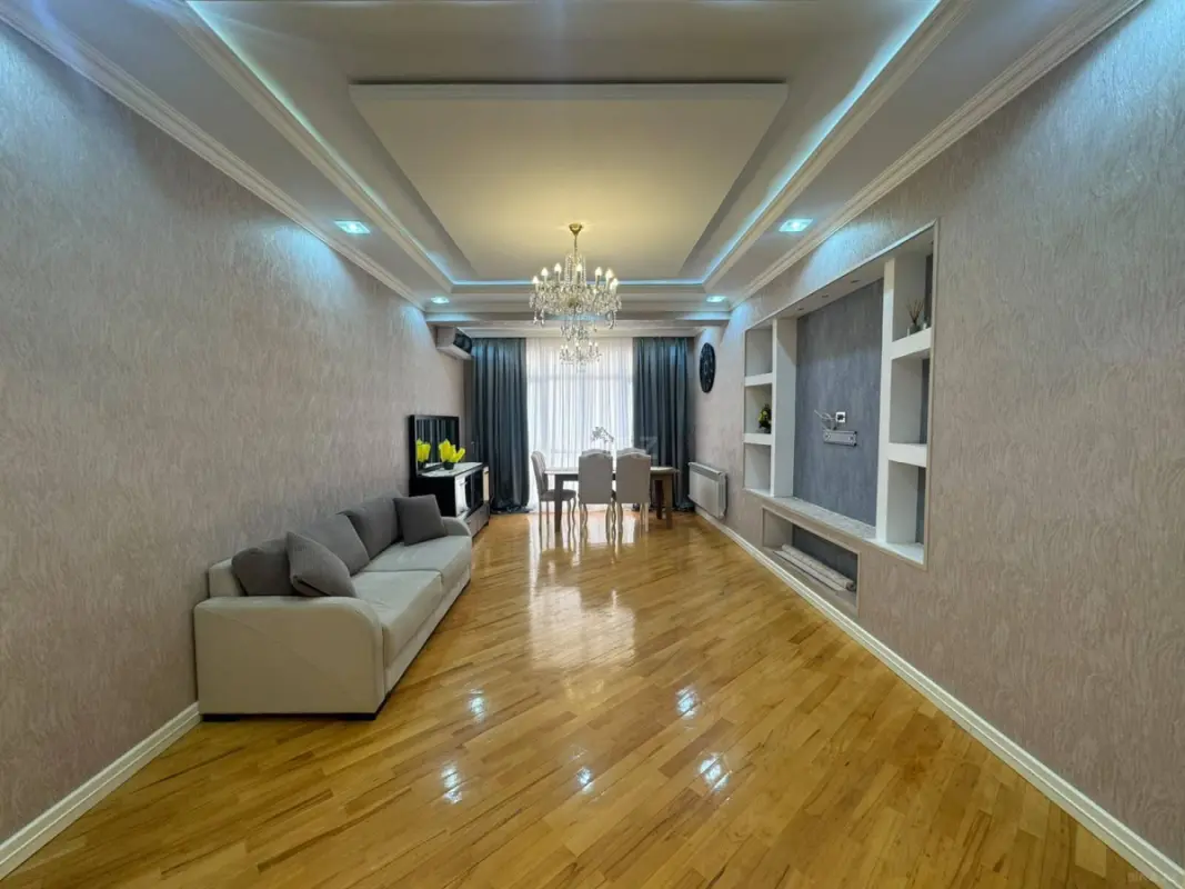 Kirayə verilir 4 otaqlı mənzil 150 m²