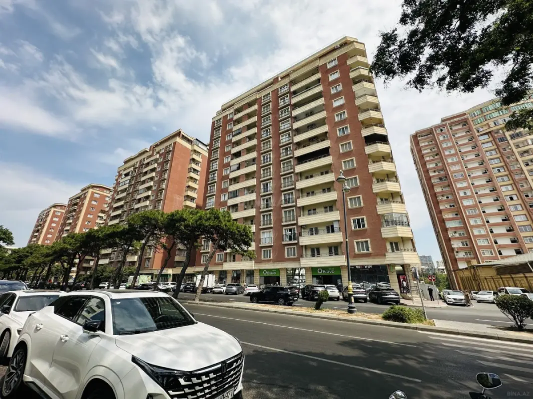 Satılır 3 otaqlı mənzil 150 m²