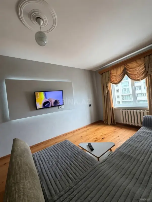 Kirayə verilir 2 otaqlı mənzil 72 m²