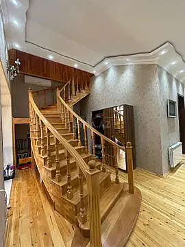 Satılır 5 otaqlı həyət evi 350 m² — Bakı 5 otaq 350.00 m²