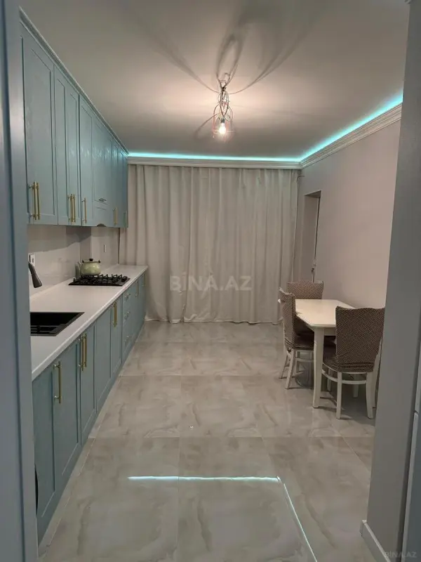 Satılır 4 otaqlı mənzil 120 m²