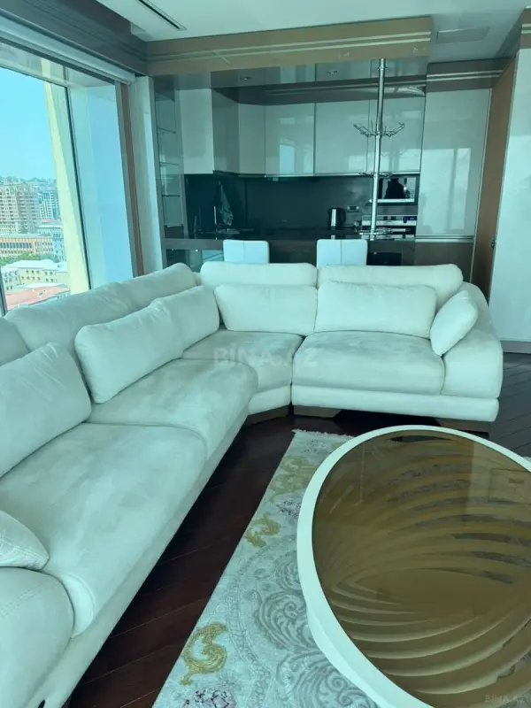 Kirayə verilir 2 otaqlı mənzil 115 m²