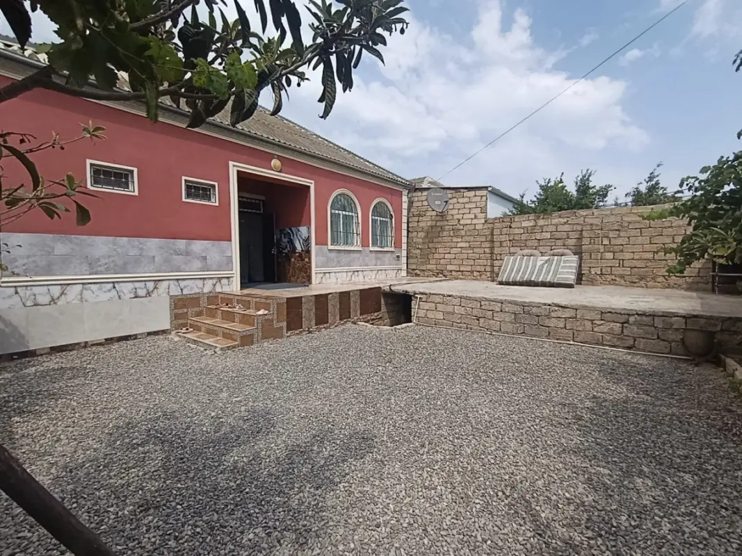 Satılır 4 otaqlı həyət evi 120 m²