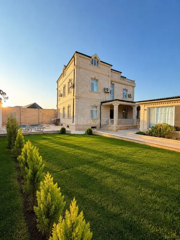 Satılır 7 otaqlı həyət evi 360 m²