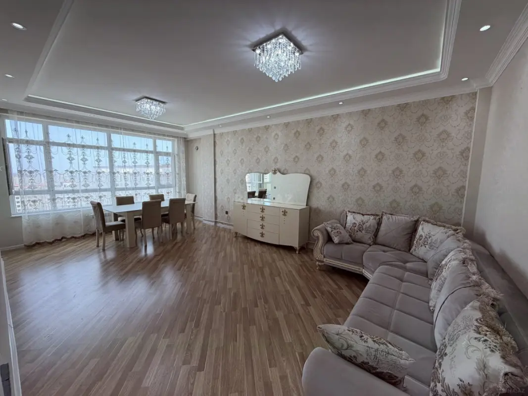 Satılır 2 otaqlı mənzil 78 m²