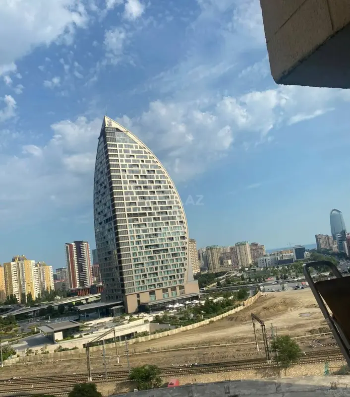 Kirayə verilir 2 otaqlı mənzil 100 m²