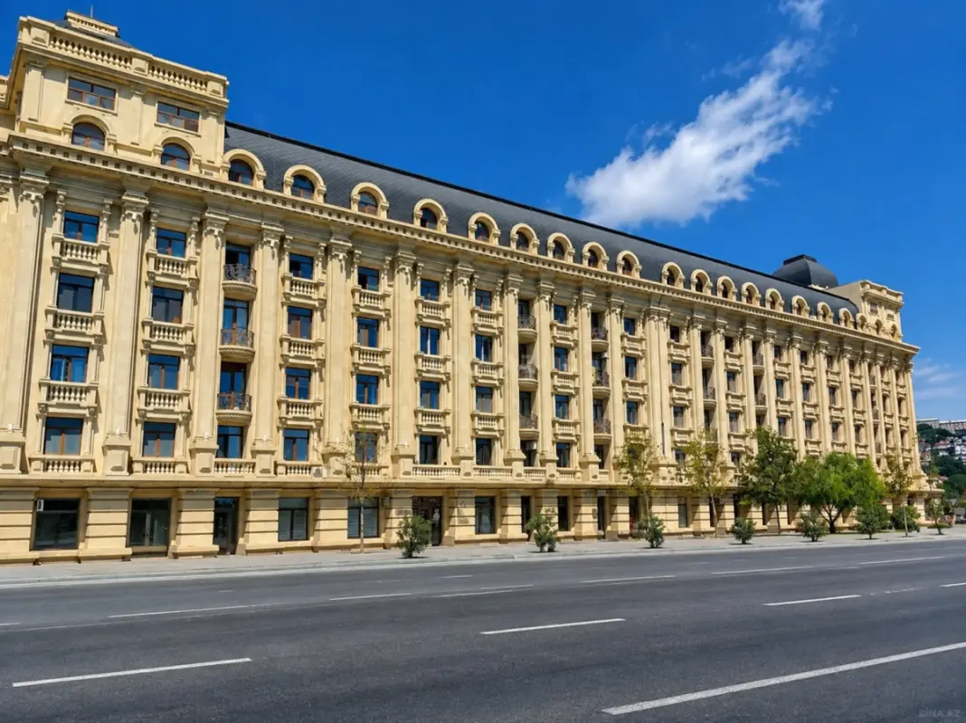 Satılır 4 otaqlı mənzil 150 m²