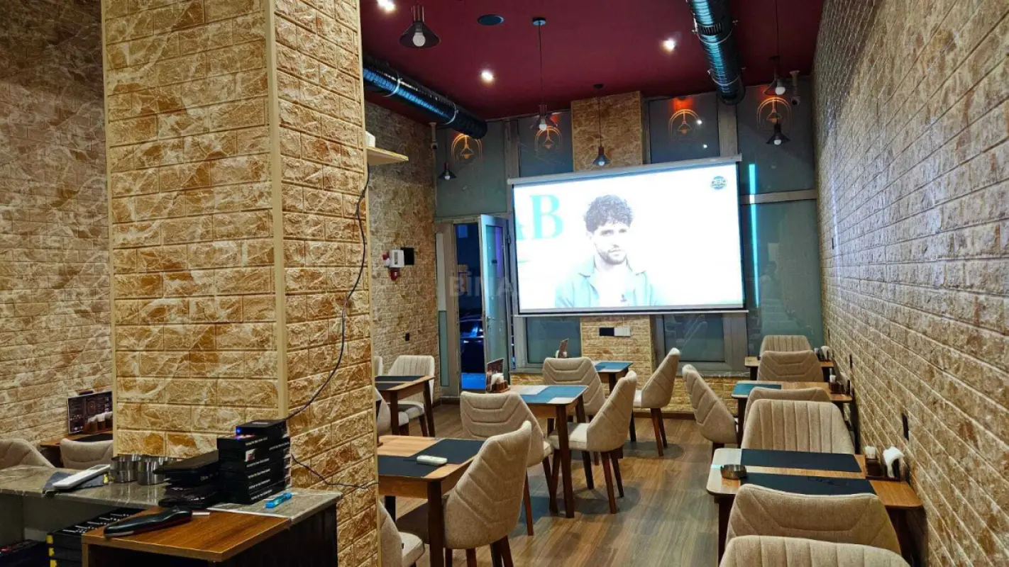 Satılır obyekt 54.4 m²