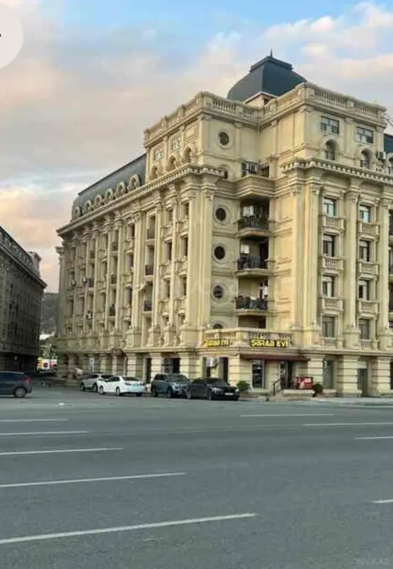 Kirayə verilir 4 otaqlı mənzil 235 m²