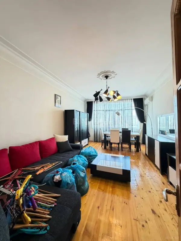 Satılır 2 otaqlı mənzil 90 m²