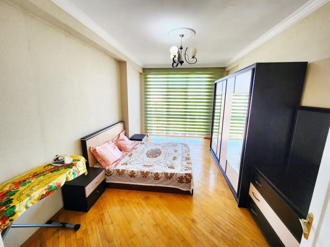 Kirayə verilir 3 otaqlı mənzil 130 m²