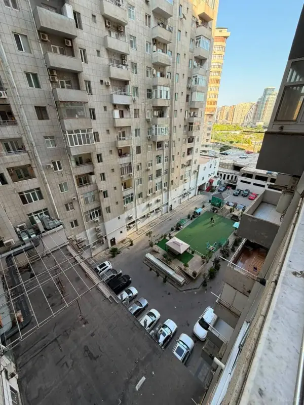 Kirayə verilir 2 otaqlı mənzil 100 m²