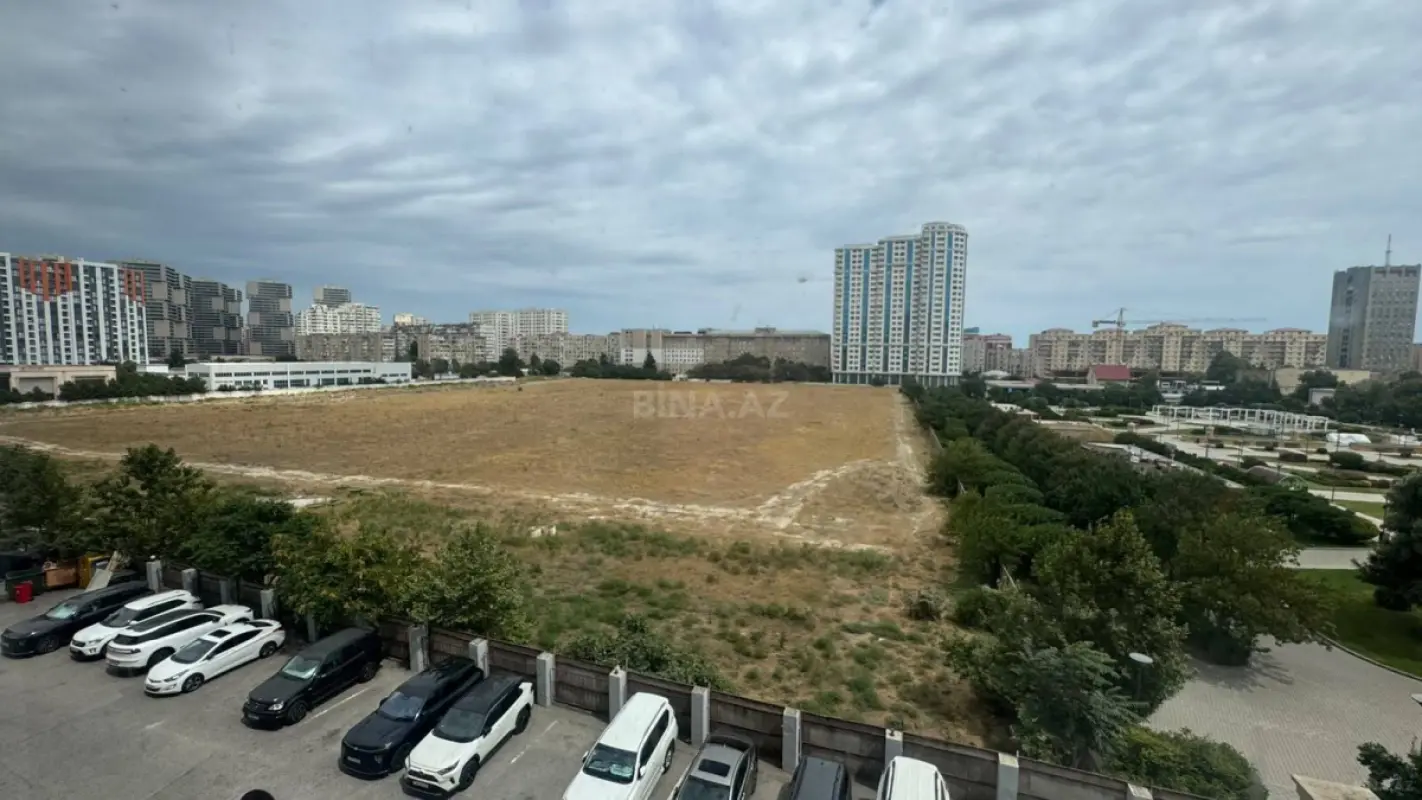 Satılır 3 otaqlı mənzil 92 m²