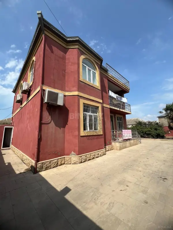 Satılır 6 otaqlı həyət evi 280 m²