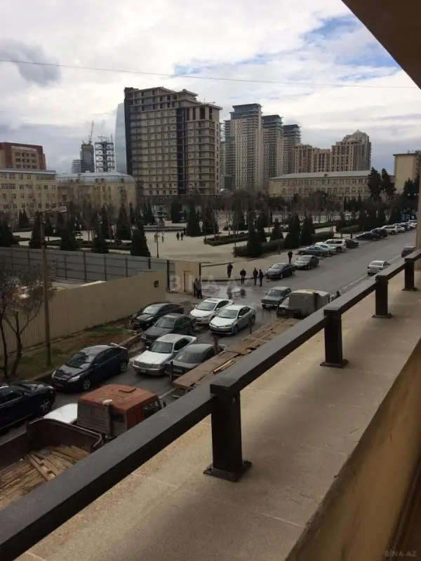 Kirayə verilir 2 otaqlı mənzil 100 m²