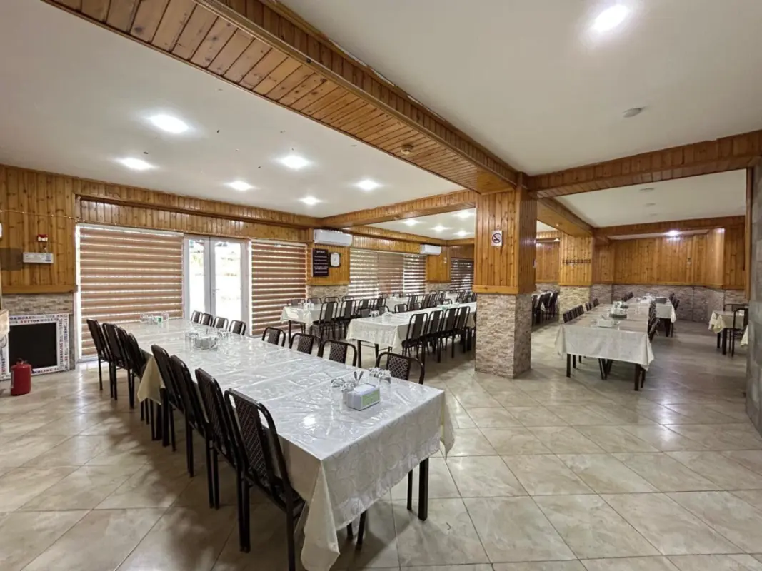 Satılır obyekt 195 m²