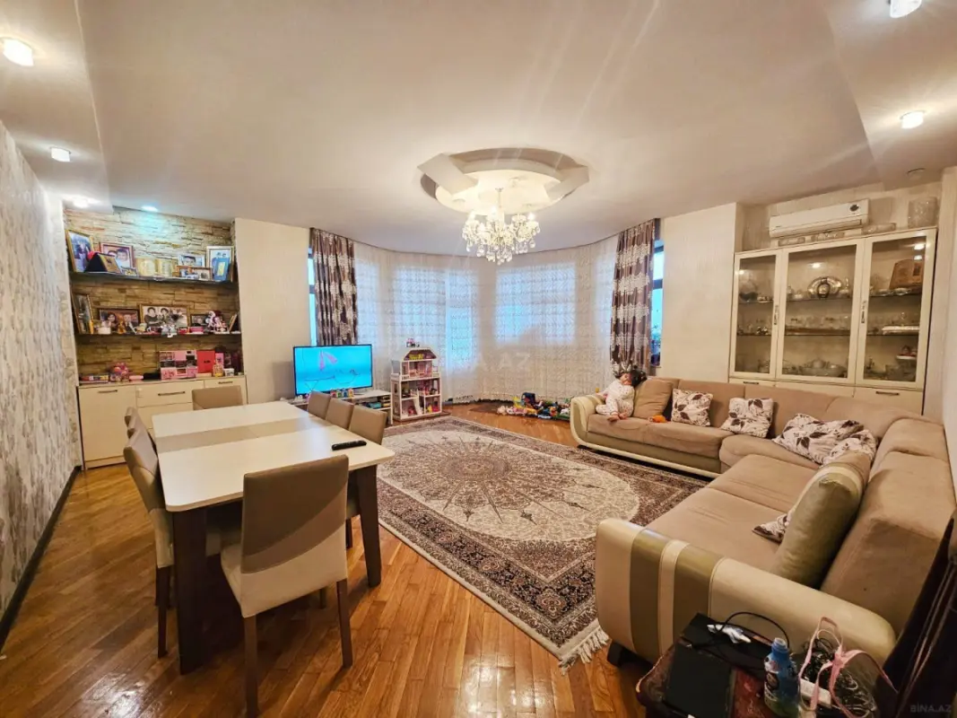 Satılır 2 otaqlı mənzil 105 m²