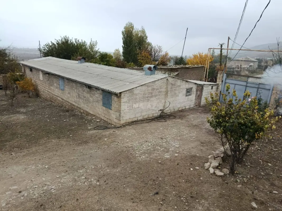 Satılır obyekt 1200 m²