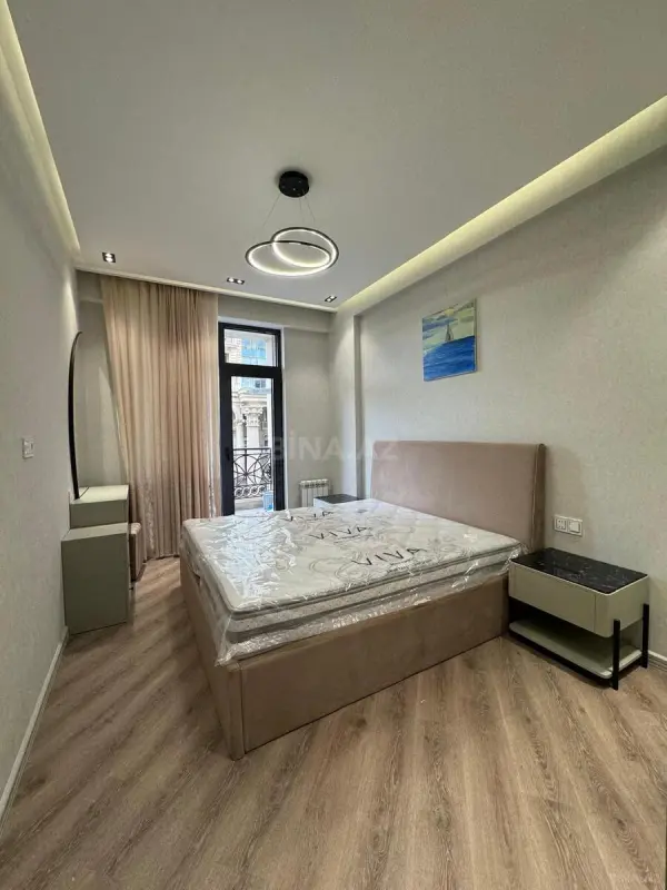 Kirayə verilir 3 otaqlı mənzil 123.5 m²