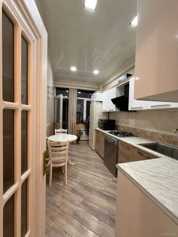Kirayə verilir 2 otaqlı mənzil 60 m²