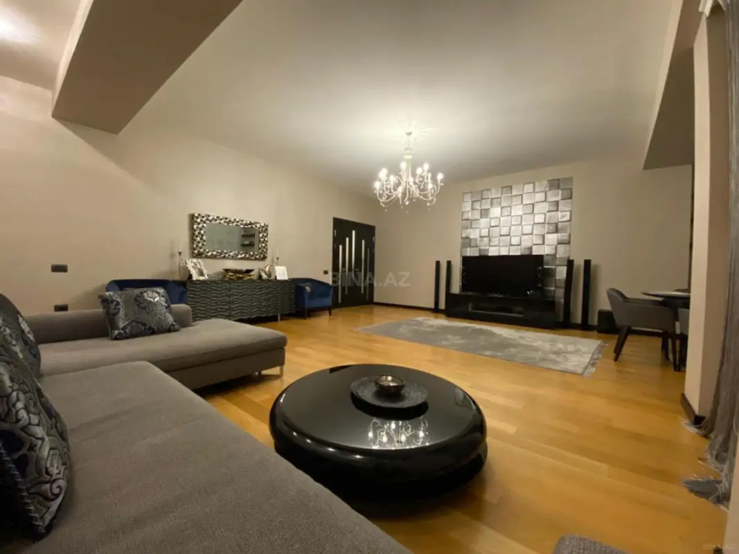 Satılır 3 otaqlı mənzil 147 m²