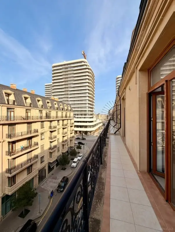 Kirayə verilir 2 otaqlı mənzil 110 m²