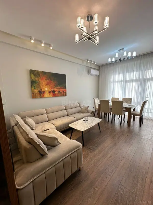 Kirayə verilir 3 otaqlı mənzil 140 m²