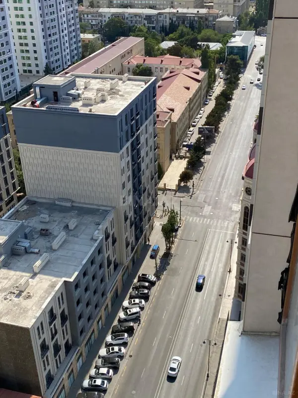Kirayə verilir 3 otaqlı mənzil 135 m²