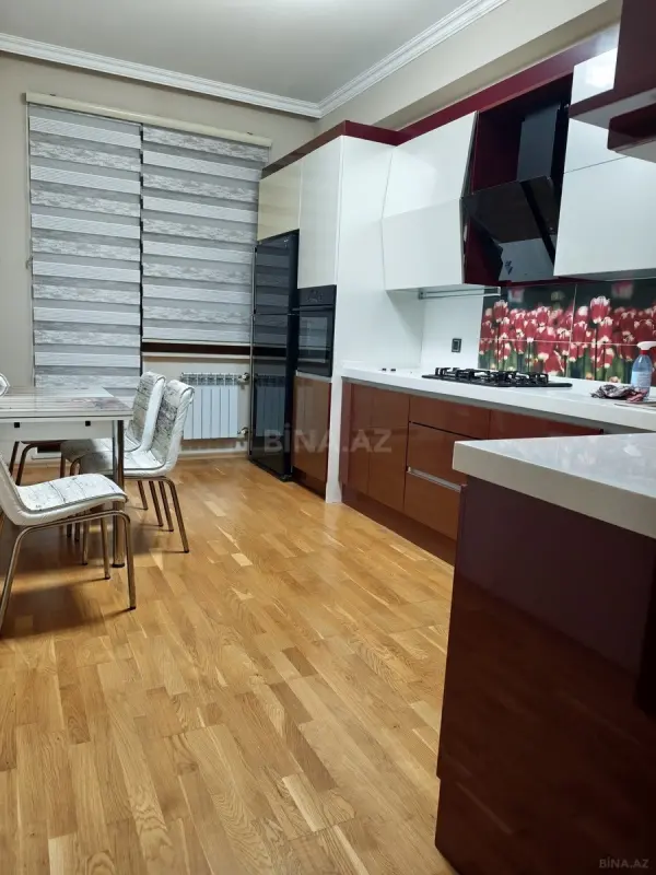Kirayə verilir 3 otaqlı mənzil 105 m²