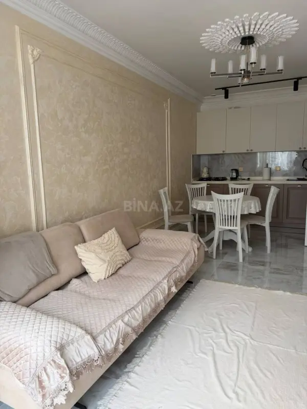 Kirayə verilir 2 otaqlı mənzil 70 m²