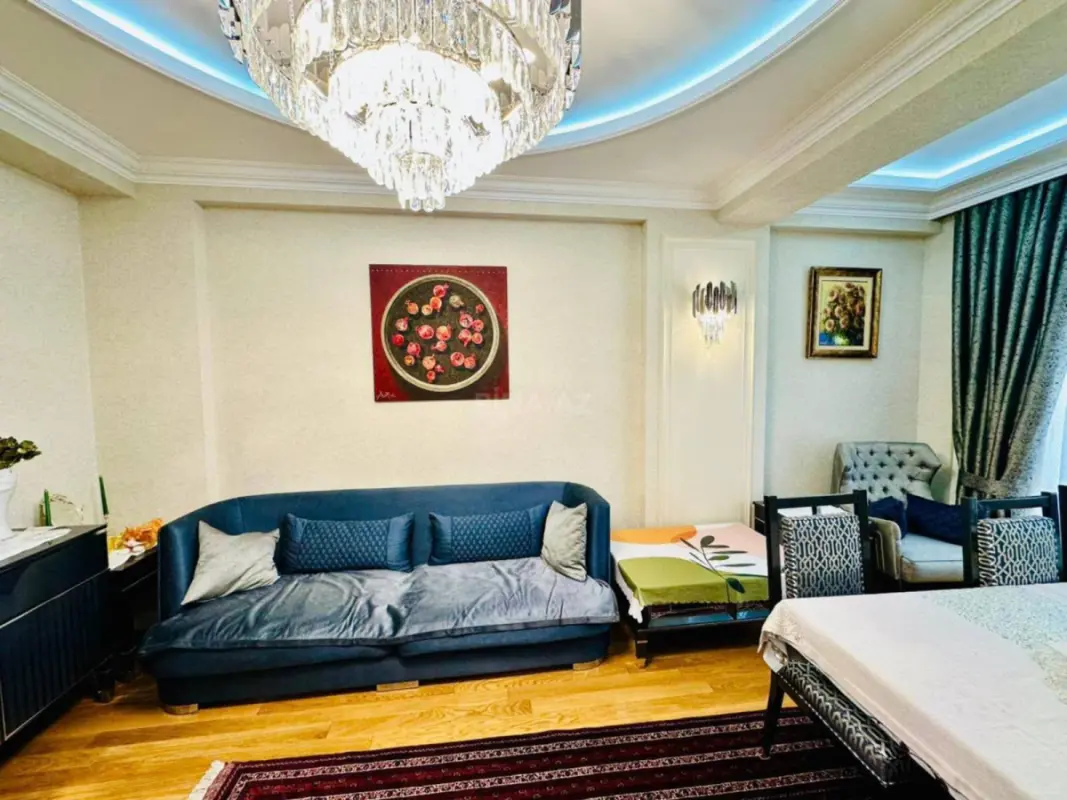 Satılır 2 otaqlı mənzil 114 m²