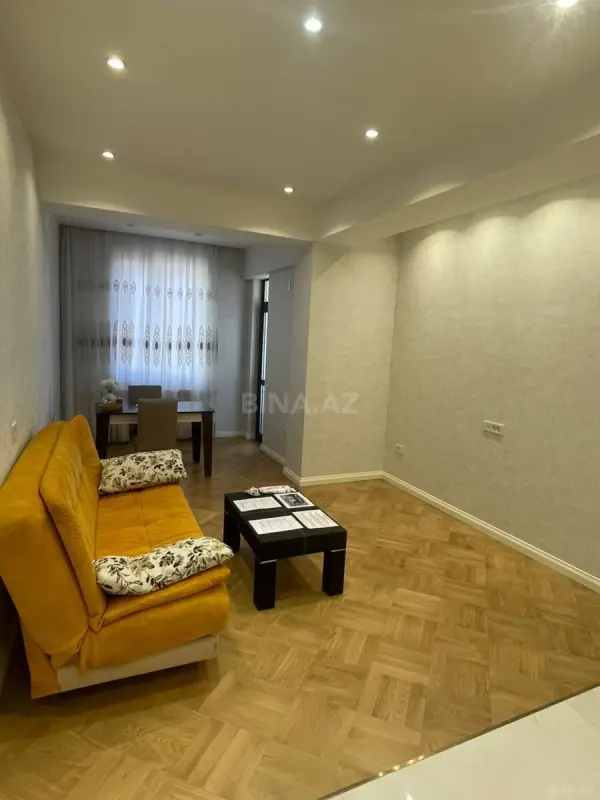 Kirayə verilir 2 otaqlı mənzil 75 m²