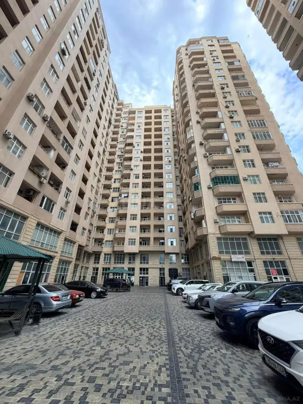 Kirayə verilir 3 otaqlı mənzil 165 m²