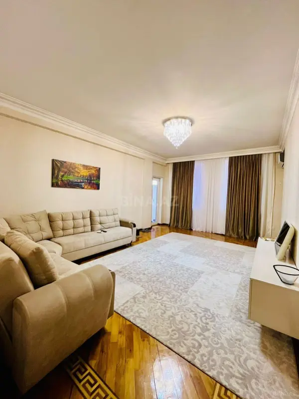 Satılır 3 otaqlı mənzil 98 m²