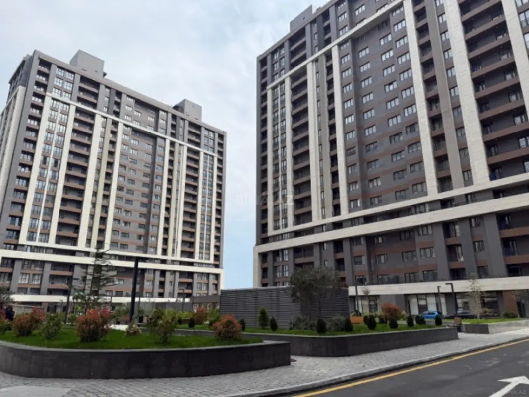 Satılır 3 otaqlı mənzil 125 m²