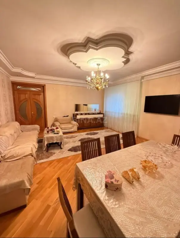 Satılır 3 otaqlı mənzil 138 m²