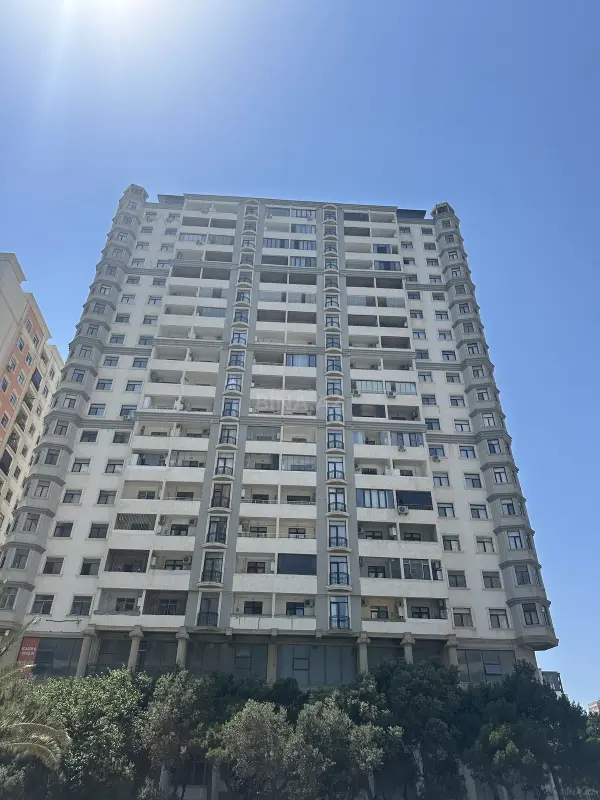Satılır 2 otaqlı mənzil 67 m²